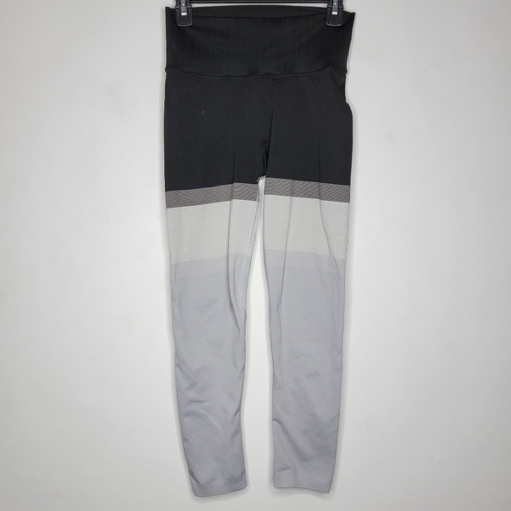Athleta Small S Black Gray Stripe Intarsia Seamless‎ Leggings Women's Athletic